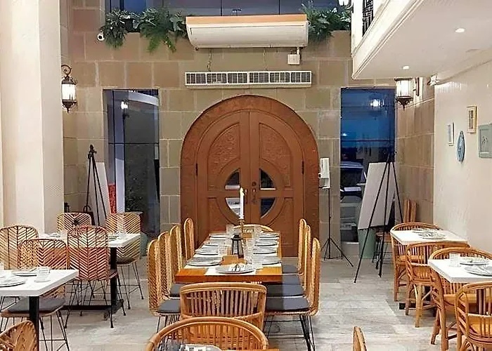 Airo Hotel 3*